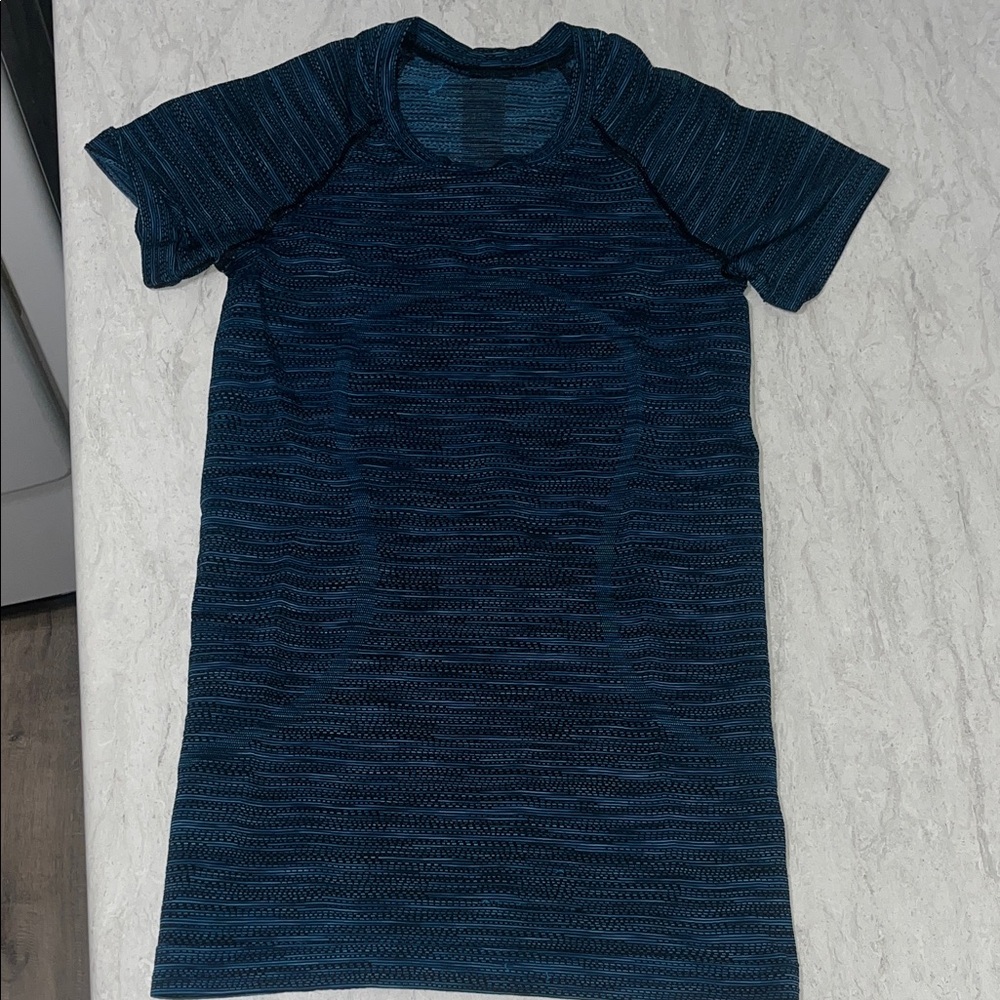 LULULEMON NAVY BLUE SWIFLY TECH